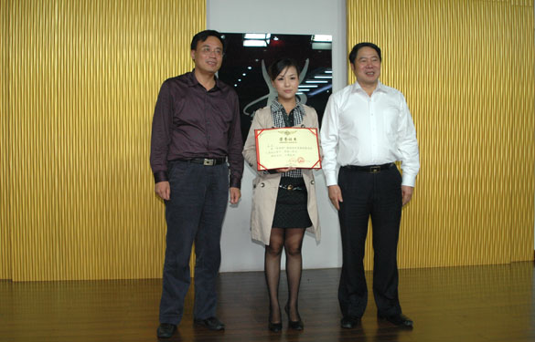 GA黄金甲在“华朋杯”经信系统首届迎国庆职工歌咏角逐中获得佳绩