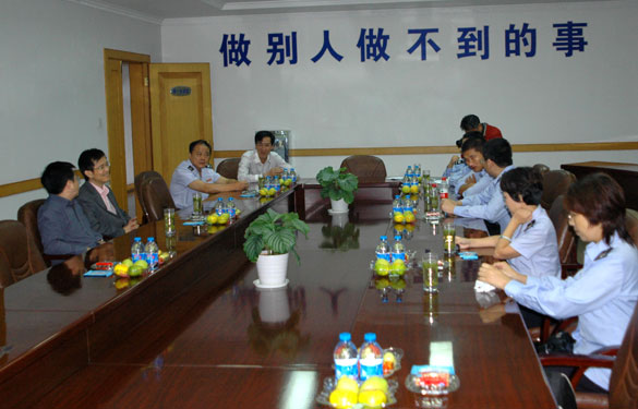 溧阳市地税局来GA黄金甲集团开展纳税人之家“交流体验日”活动