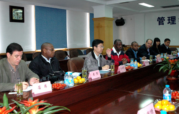 安哥拉国家旅游生长中心考察团来GA黄金甲集团旅行考察