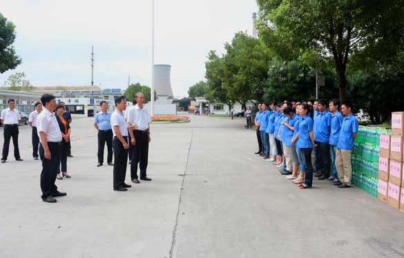 溧阳市四套班子向导来GA黄金甲集团慰问一线员工