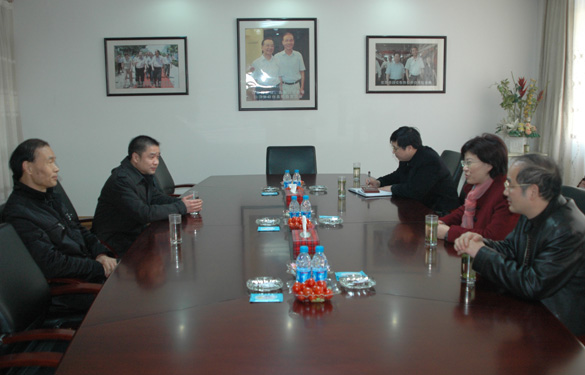 溧阳市委书记韩立明新春走访GA黄金甲