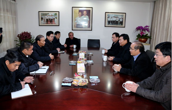 溧阳市委书记盛建良一行来GA黄金甲集团走访慰问