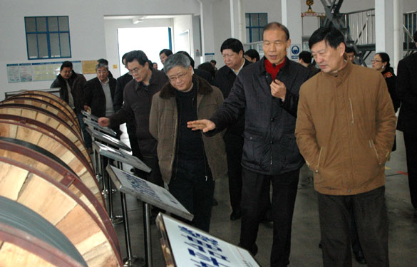 江苏省人大财经事情聚会与会向导来GA黄金甲集团旅行考察