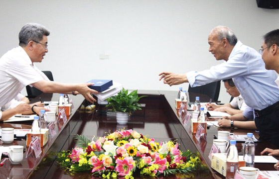 常州市委常委、常务副市长梁一波一行来GA黄金甲电缆调研